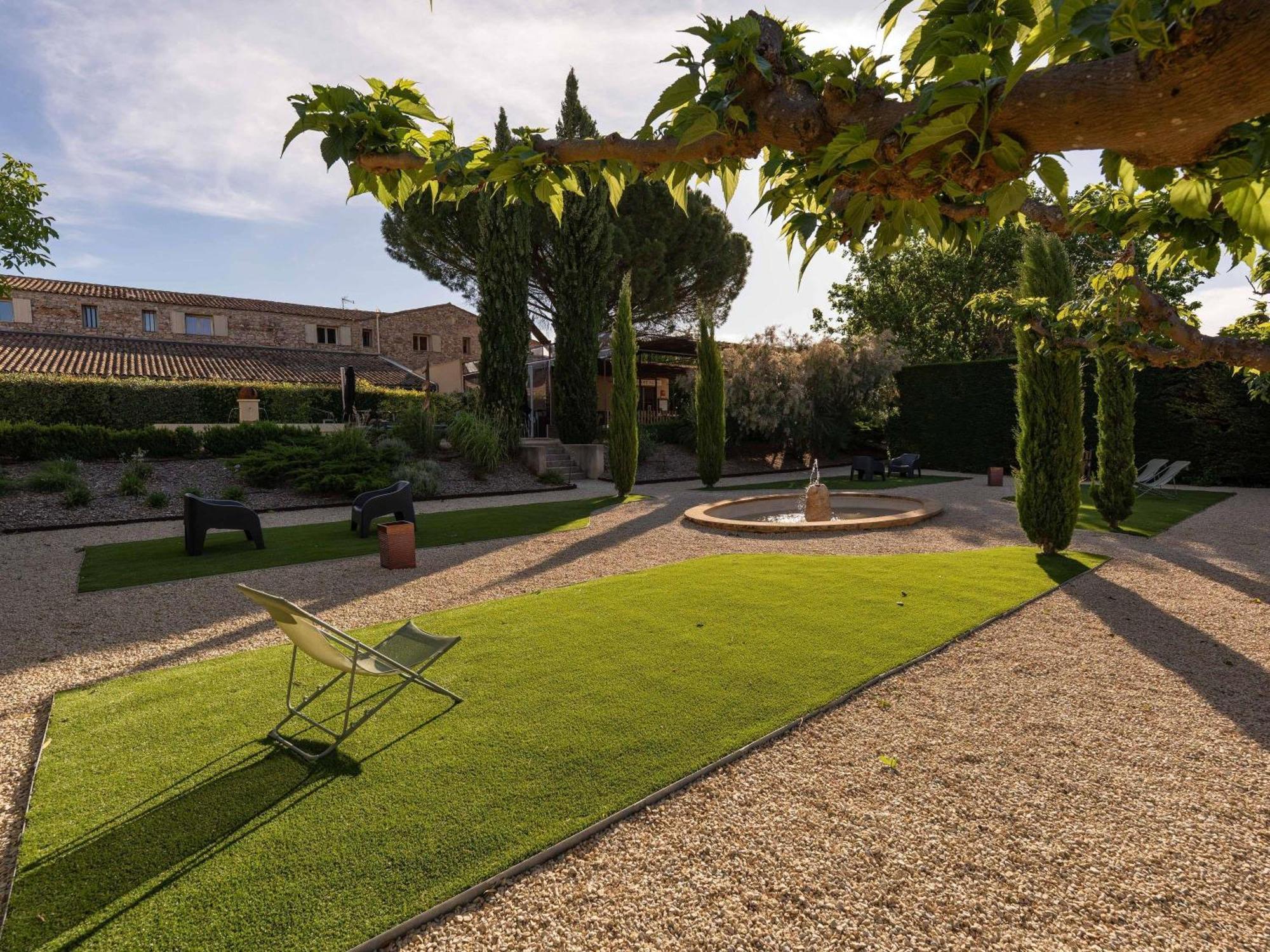Mercure Aix-En-Provence Sainte-Victoire Châteauneuf-le-Rouge Exterior foto