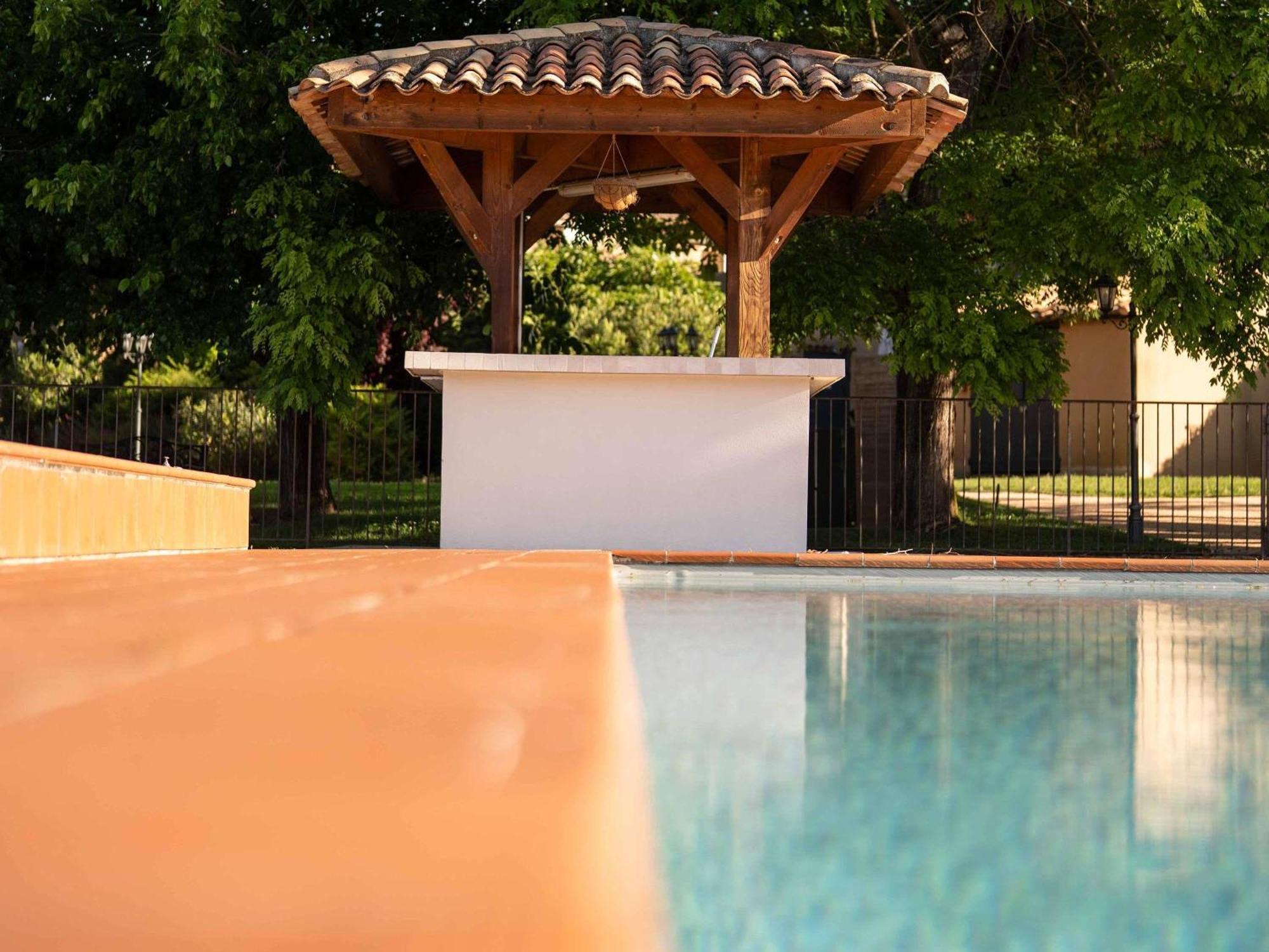 Mercure Aix-En-Provence Sainte-Victoire Châteauneuf-le-Rouge Exterior foto