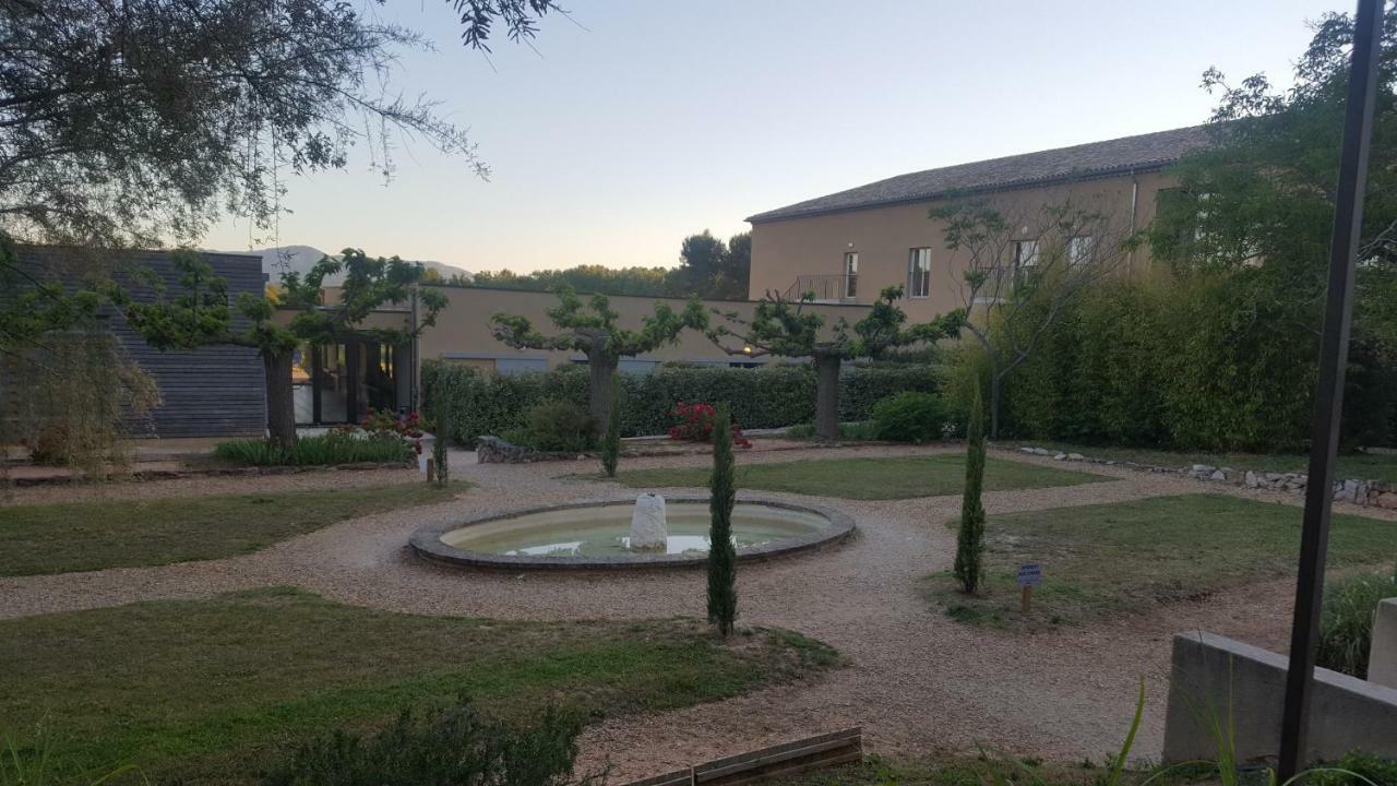 Mercure Aix-En-Provence Sainte-Victoire Châteauneuf-le-Rouge Exterior foto